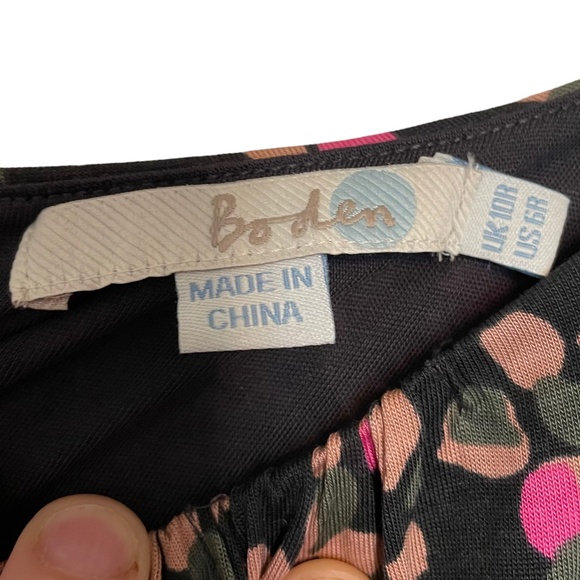 Boden 1/2 Sleeve Fitted Midi Dress in Black Pink Spots Petals Size 6 - Picture 3 of 4